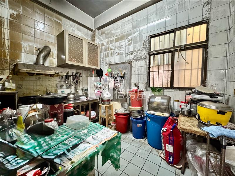 霧峰近工業區邊間低總價透天房屋室內格局與周邊環境