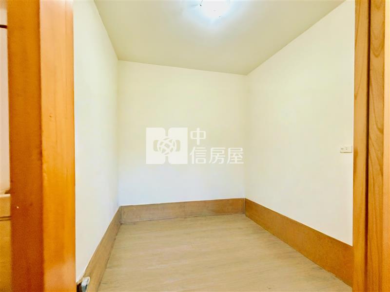 (專任)市中心遠百孝親有車庫透天房屋室內格局與周邊環境