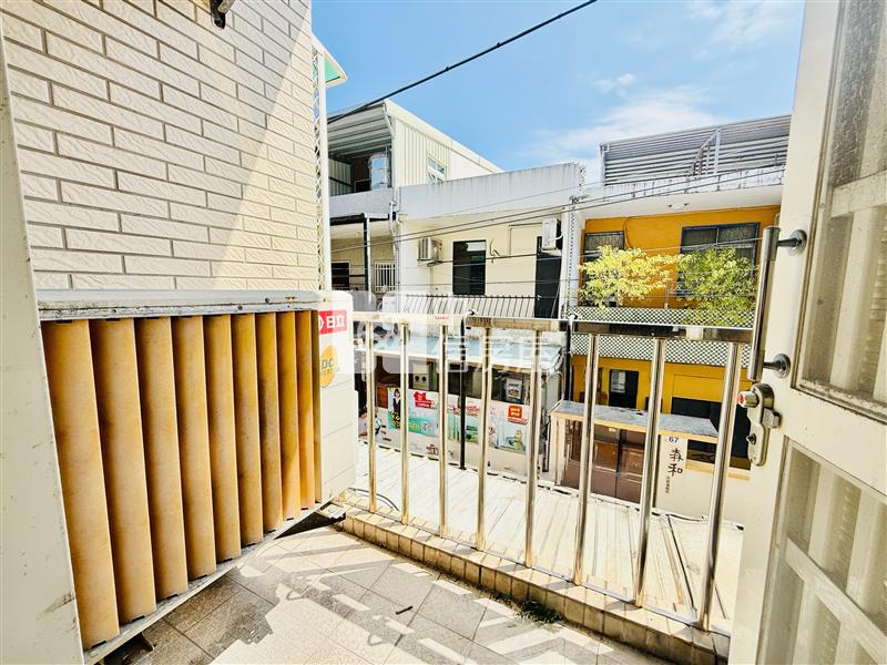 (專任)市中心遠百孝親有車庫透天房屋室內格局與周邊環境
