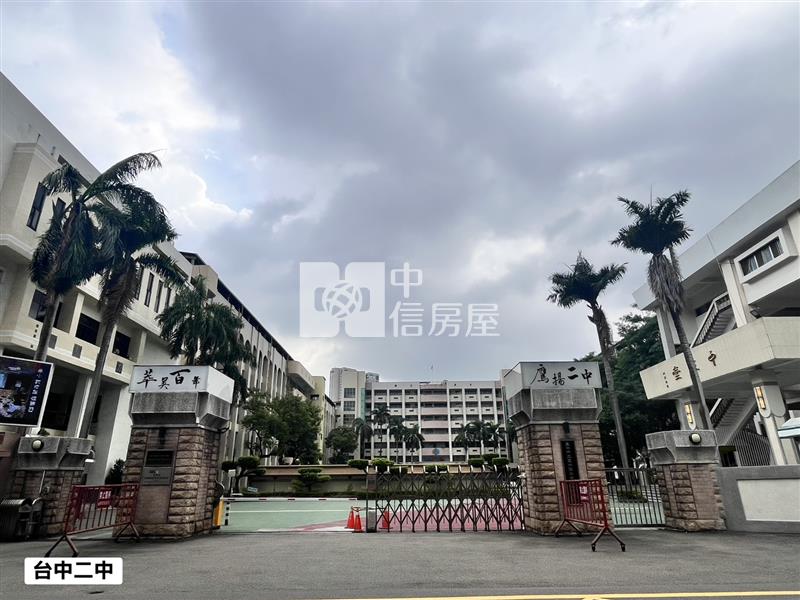 台中二中大面寬透天房屋室內格局與周邊環境