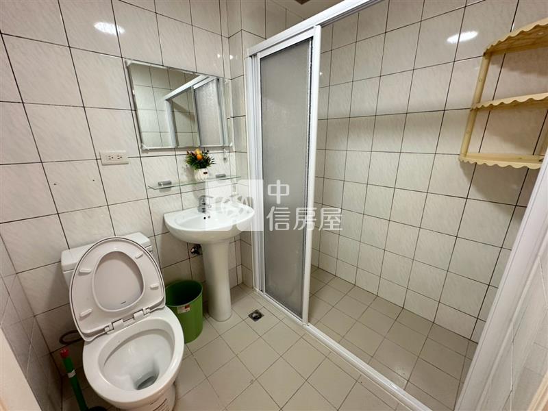 中壢夜市精美大三房車房屋室內格局與周邊環境