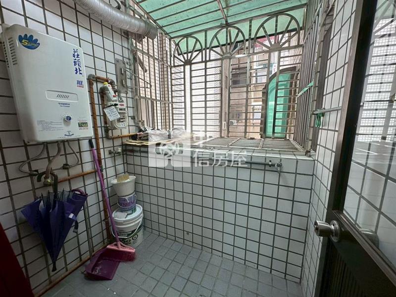 中壢高商新明夜市電梯大三房+平面車(中信卓越團隊)房屋室內格局與周邊環境