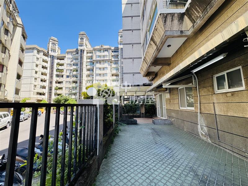平鎮壢新挑高4房店住辦+前院房屋室內格局與周邊環境