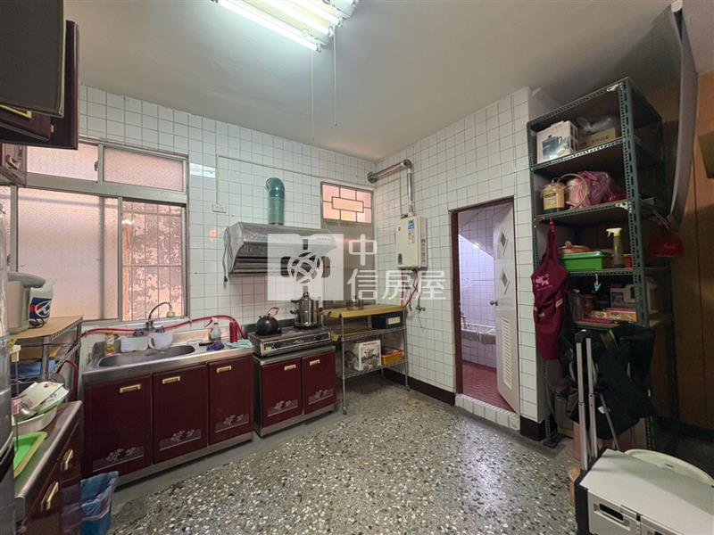 大溪員樹林國小｜三元社區｜前院停車透天房屋室內格局與周邊環境