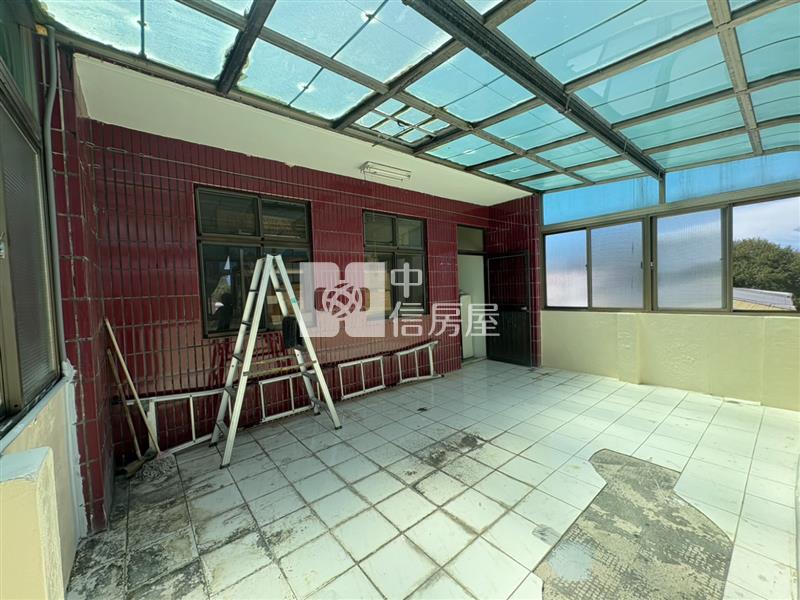 大溪員樹林國小｜三元社區｜前院停車透天房屋室內格局與周邊環境