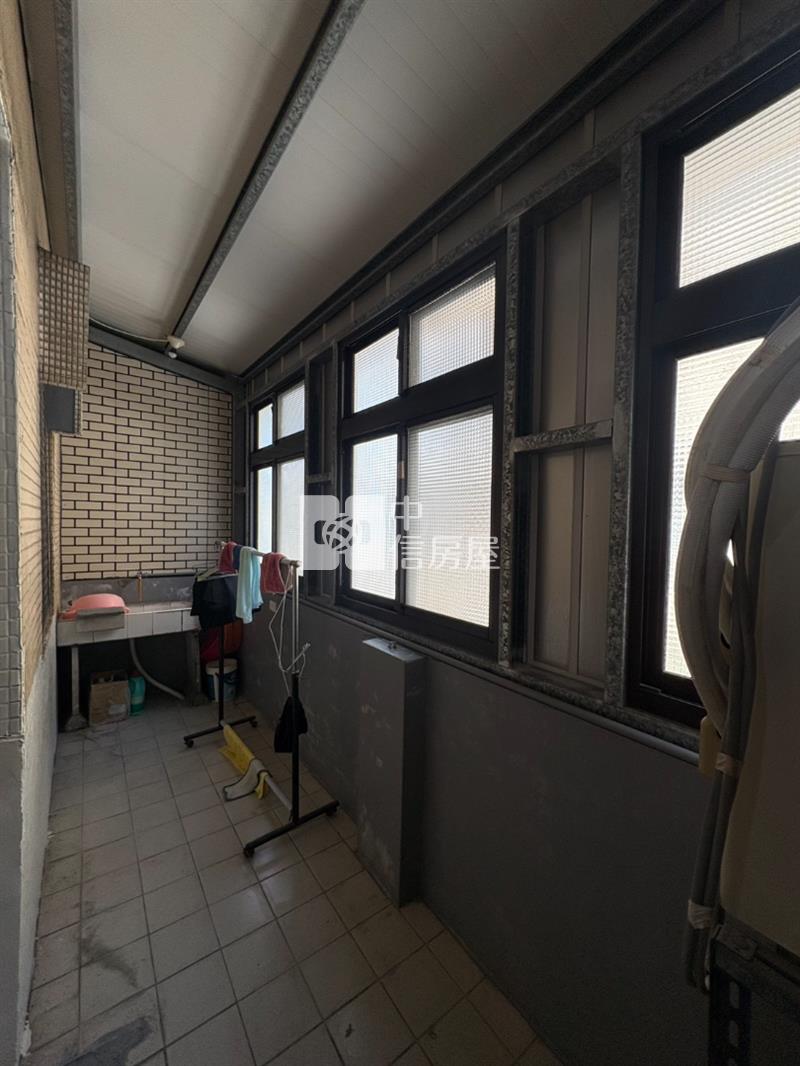 大溪員樹林國小｜三元社區｜前院停車透天房屋室內格局與周邊環境