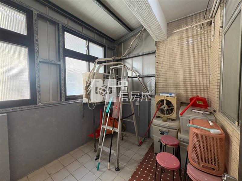 大溪員樹林國小｜三元社區｜前院停車透天房屋室內格局與周邊環境