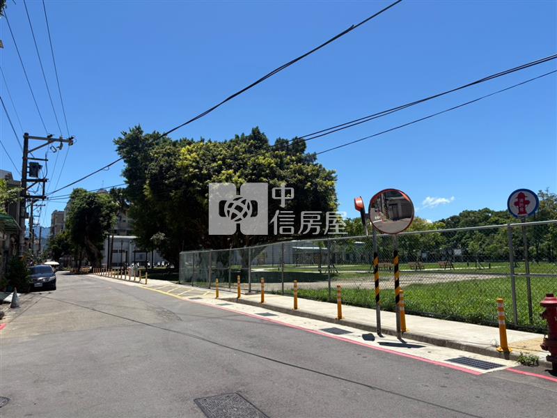 大溪員樹林國小｜三元社區｜前院停車透天房屋室內格局與周邊環境
