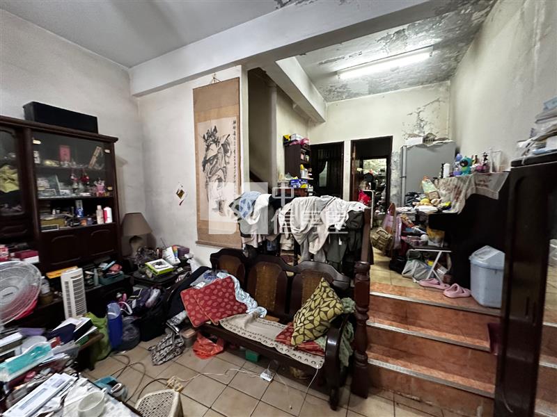 內壢後站低總價透天房屋室內格局與周邊環境