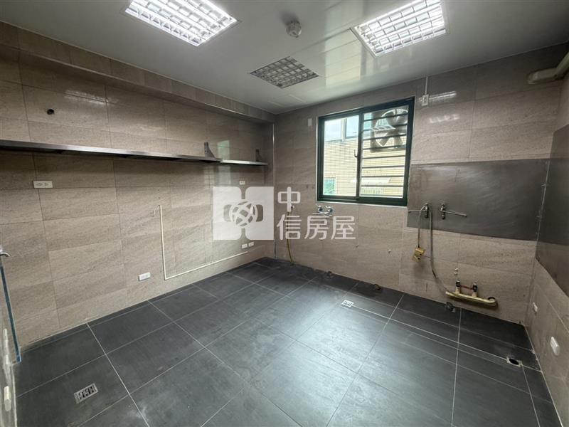 K003 小檜溪住商電梯透天房屋室內格局與周邊環境