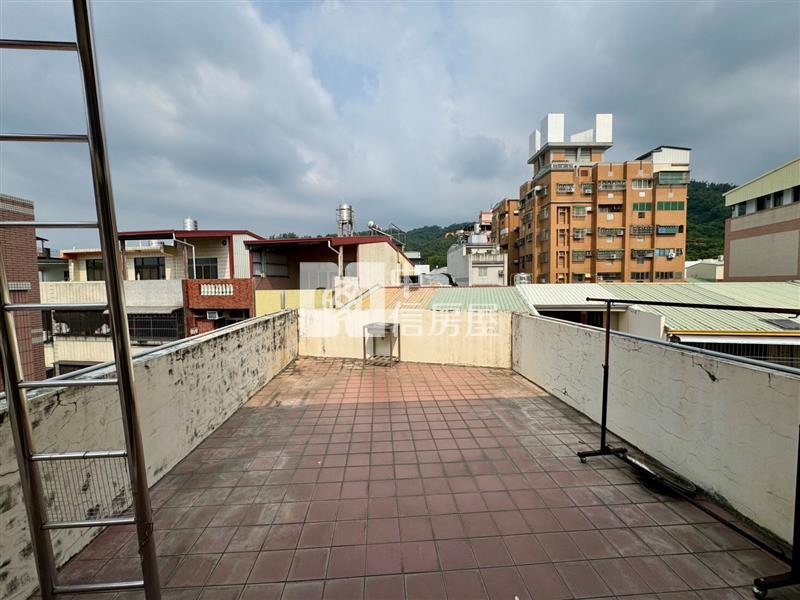 草屯正義街大透天房屋室內格局與周邊環境