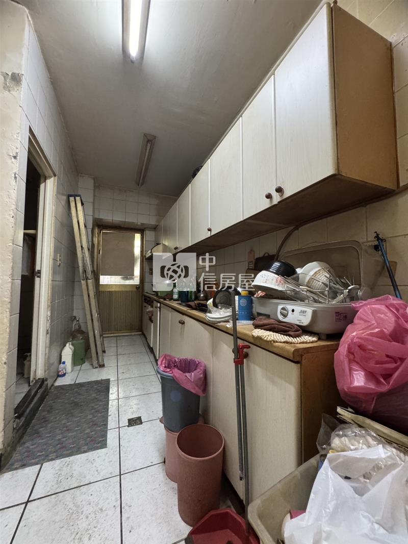 【安家】台中崇光國小1+2樓店面房屋室內格局與周邊環境