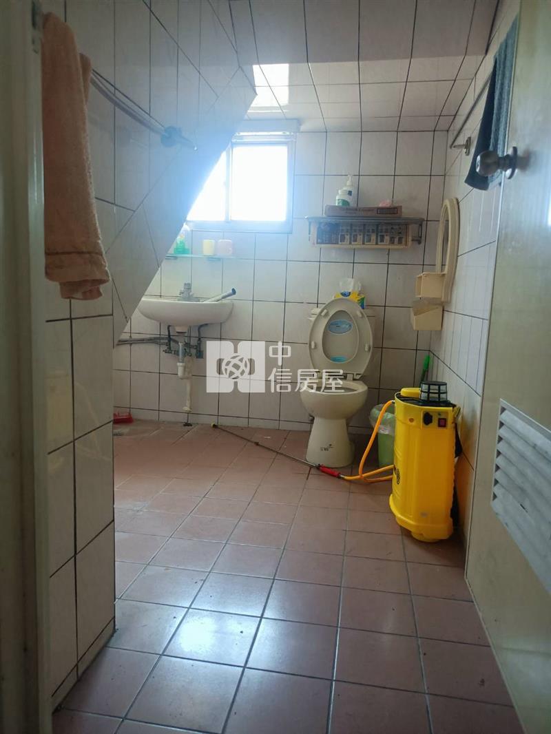 蚊港三樓透天厝房屋室內格局與周邊環境