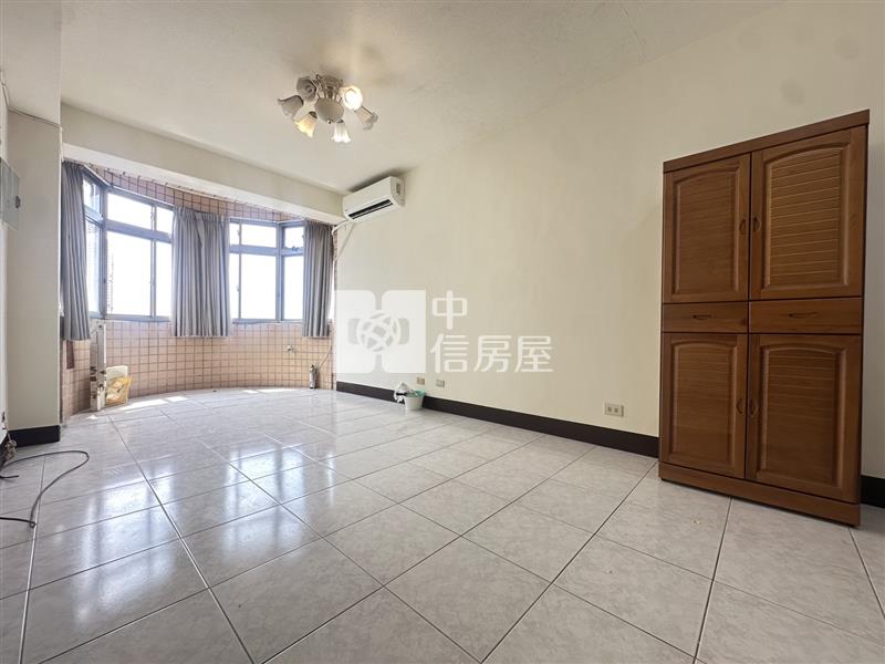 華勛國小旁龍城景觀大3房房屋室內格局與周邊環境