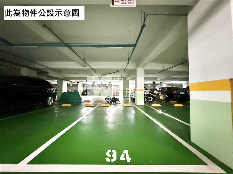 8A44 紐約大時代次頂樓三房車位房屋室內格局與周邊環境