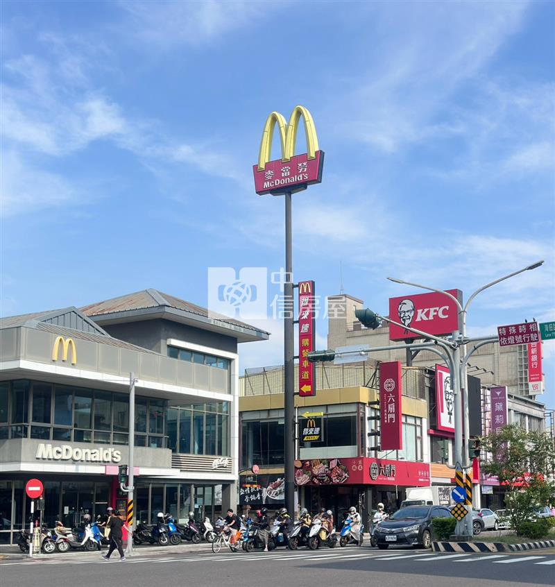 海佃國中大面寬朝南車庫透天房屋室內格局與周邊環境