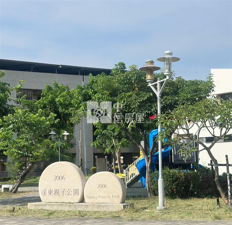 海佃國中大面寬朝南車庫透天房屋室內格局與周邊環境