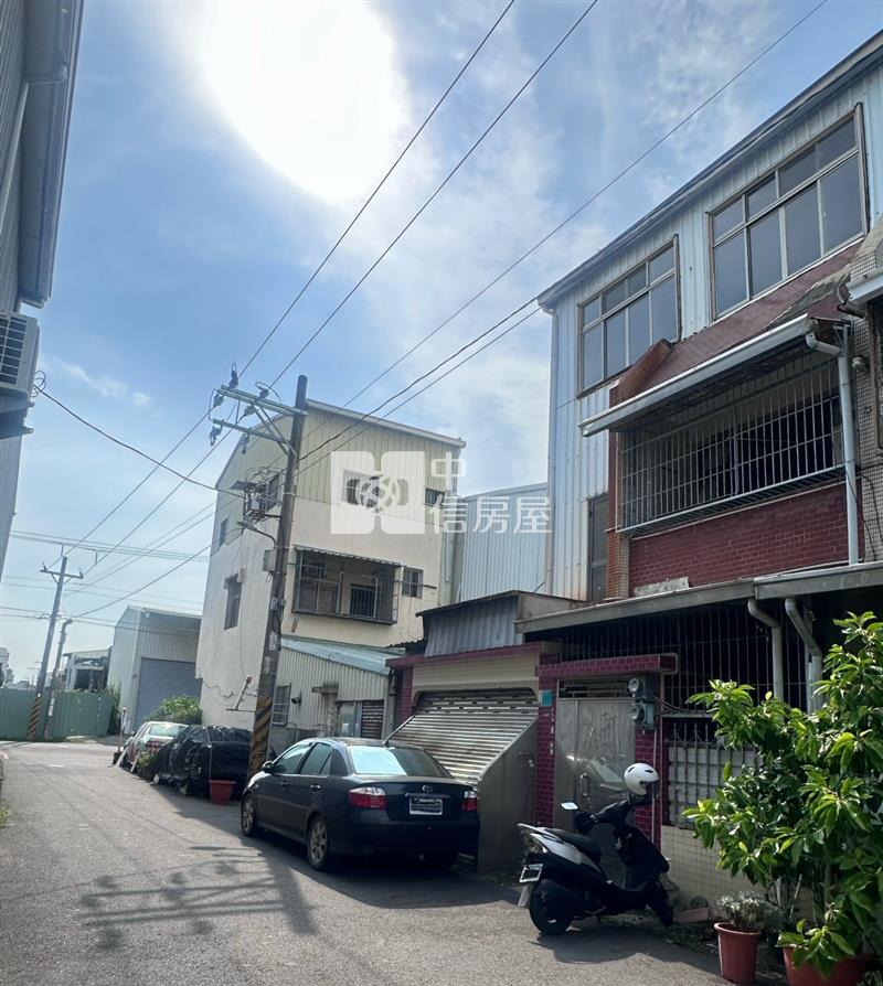 海佃國中大面寬朝南車庫透天房屋室內格局與周邊環境