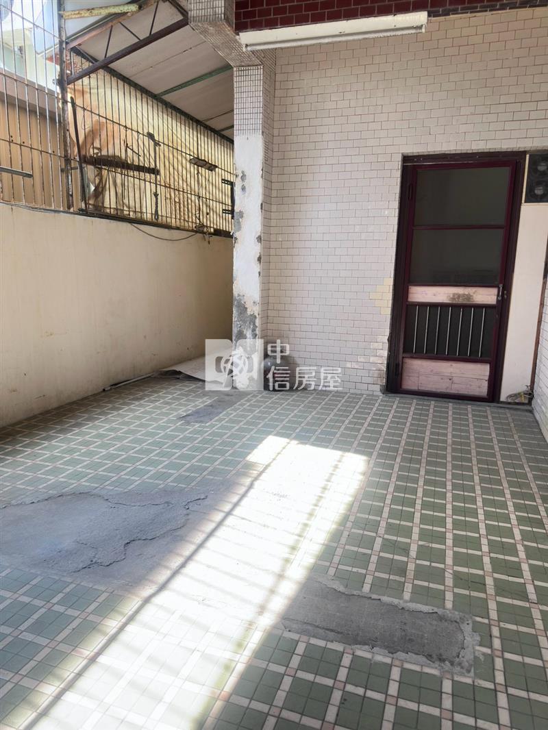 海佃國中大面寬朝南車庫透天房屋室內格局與周邊環境