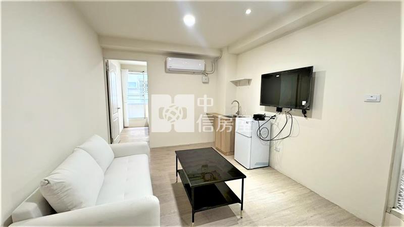 富強街電梯收租套房2F房屋室內格局與周邊環境