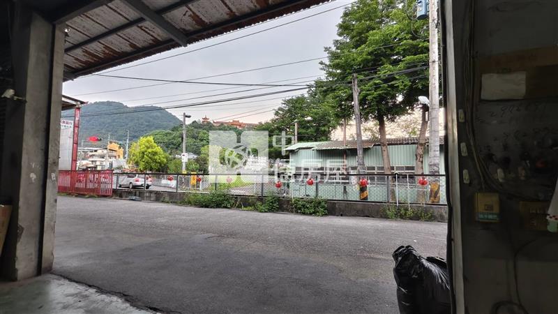 中正路大空地房屋室內格局與周邊環境