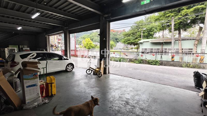 中正路大空地房屋室內格局與周邊環境
