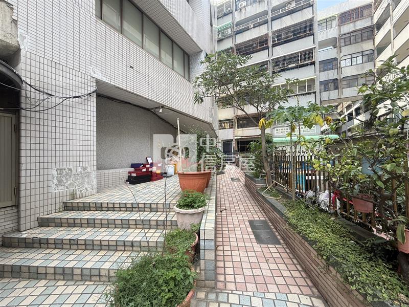 健康路有陽台套房房屋室內格局與周邊環境