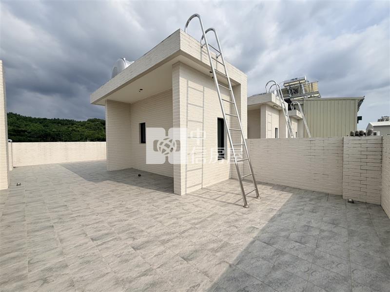 玉井公園首排全新未住孝親雙車墅房屋室內格局與周邊環境