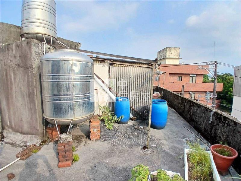 祥安國小邊間透天房屋室內格局與周邊環境