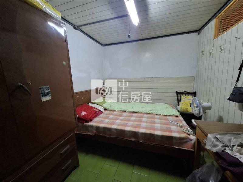 中山東路四段|買地送合法老屋房屋室內格局與周邊環境
