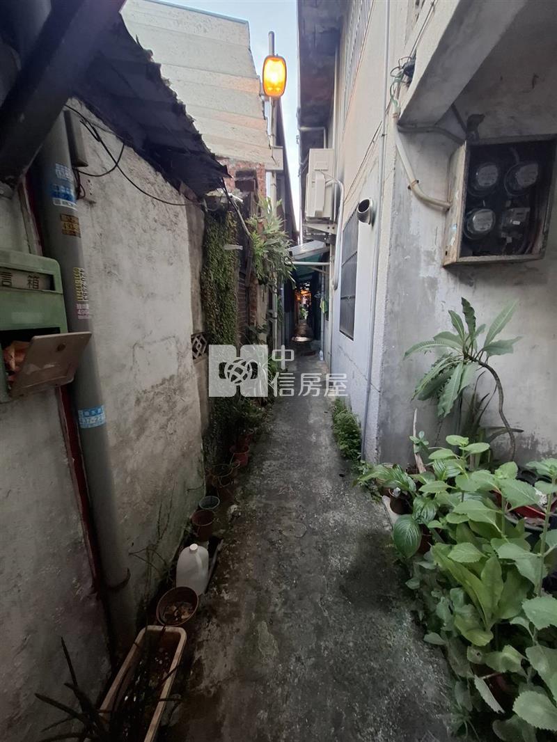 中山東路四段|買地送合法老屋房屋室內格局與周邊環境