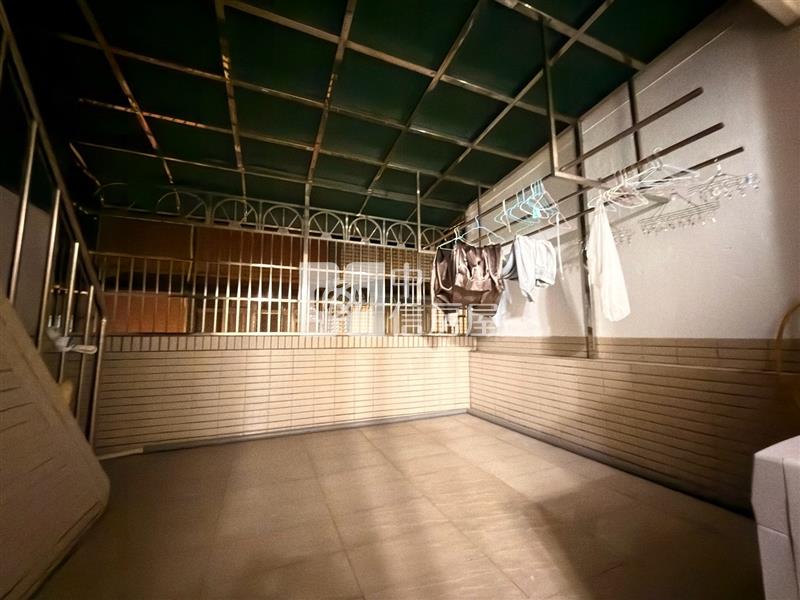 平鎮山仔頂家樂福旁邊間美透天房屋室內格局與周邊環境