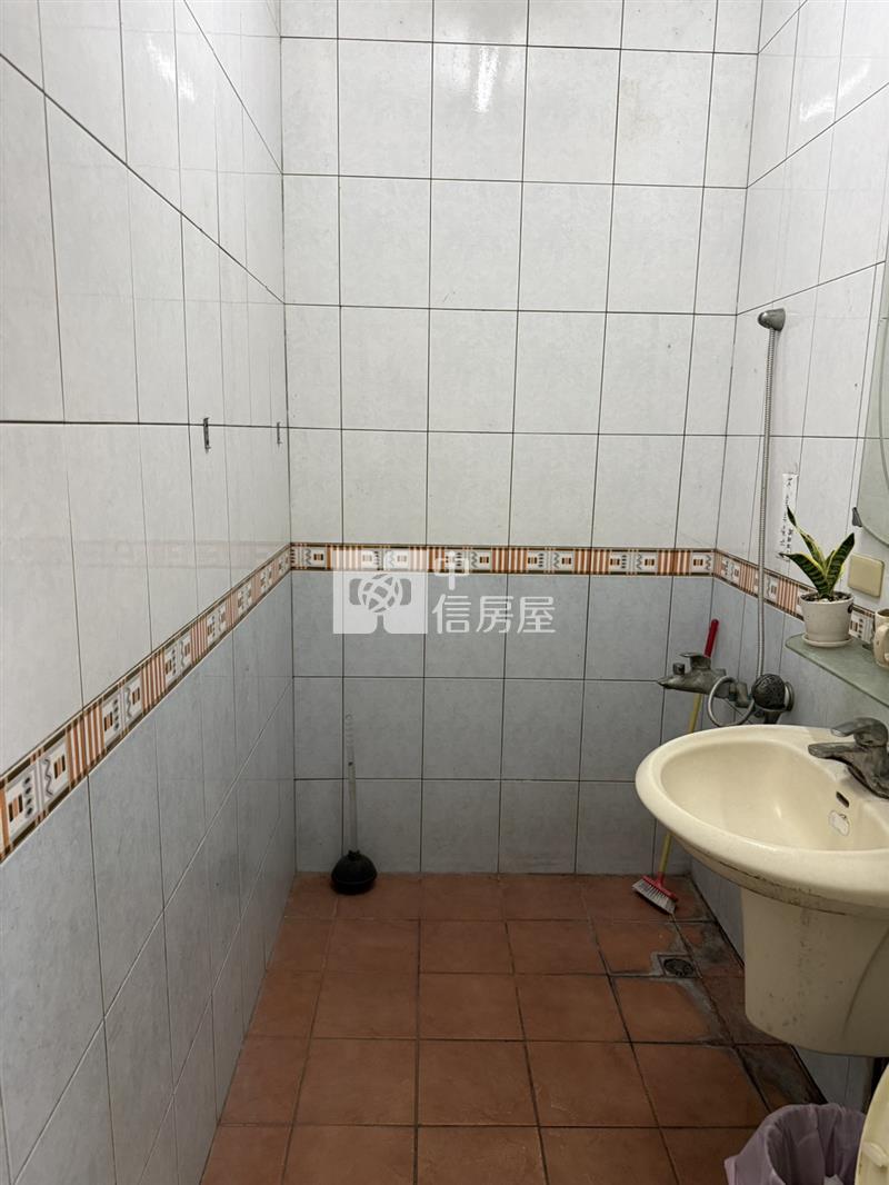 內埔星巴克店面房屋室內格局與周邊環境