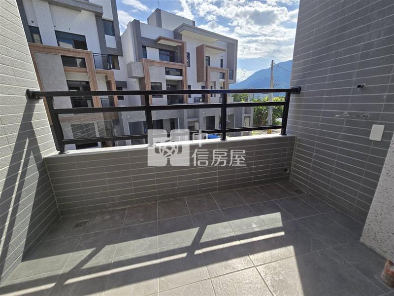 吉安文化八街全新四套房車庫別墅B房屋室內格局與周邊環境