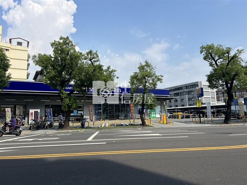 近正義車站臨義勇路1、2樓店住房屋室內格局與周邊環境