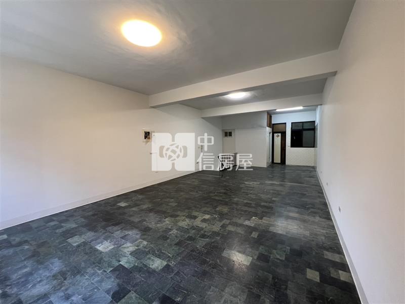 近正義車站臨義勇路1、2樓店住房屋室內格局與周邊環境