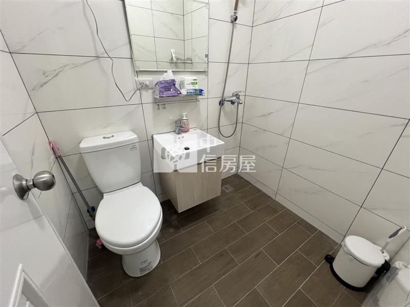 龍岡忠貞商圈活巷美透天房屋室內格局與周邊環境