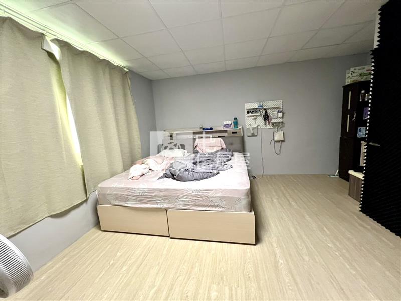 龍岡忠貞商圈活巷美透天房屋室內格局與周邊環境