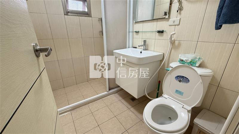 文心青邁大三房車位(專任)房屋室內格局與周邊環境
