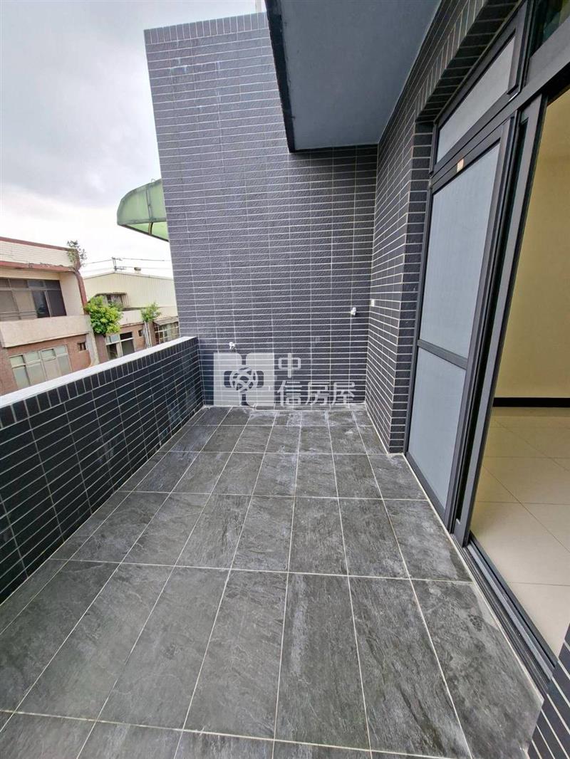 忠貞市場龍宮街整新透天房屋室內格局與周邊環境