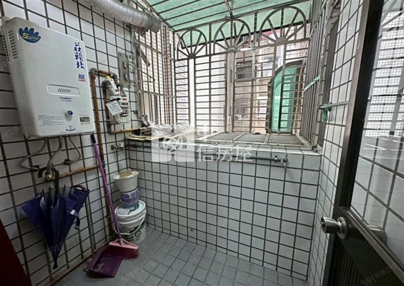 中壢夜市電梯三房+平面車位房屋室內格局與周邊環境