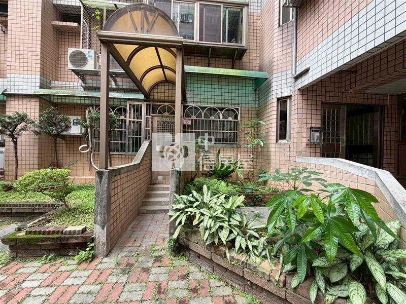 環中東路全整新一樓3房+平面車位房屋室內格局與周邊環境