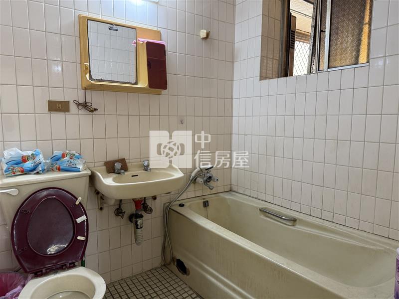 開價社區最低★莒光新城三房★北區中國醫藥大學房屋室內格局與周邊環境