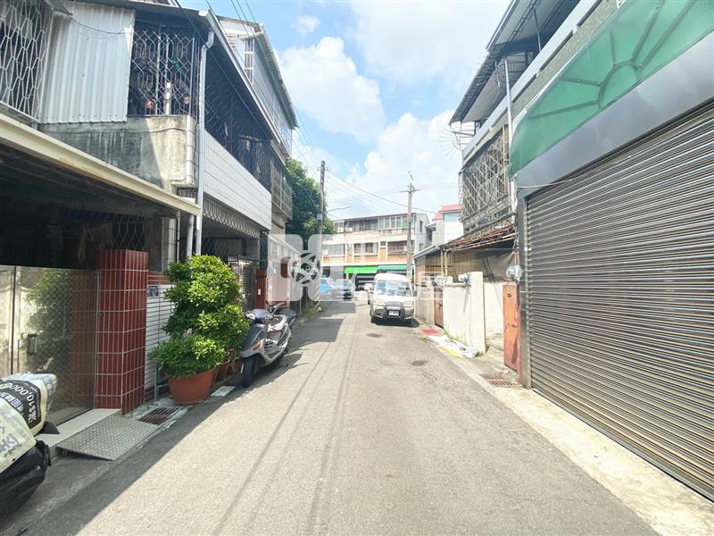 東山商圈低總價透天房屋室內格局與周邊環境