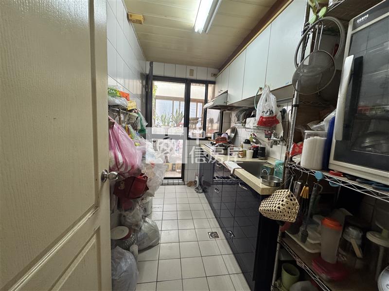 次高樓層三面採光電梯三房房屋室內格局與周邊環境