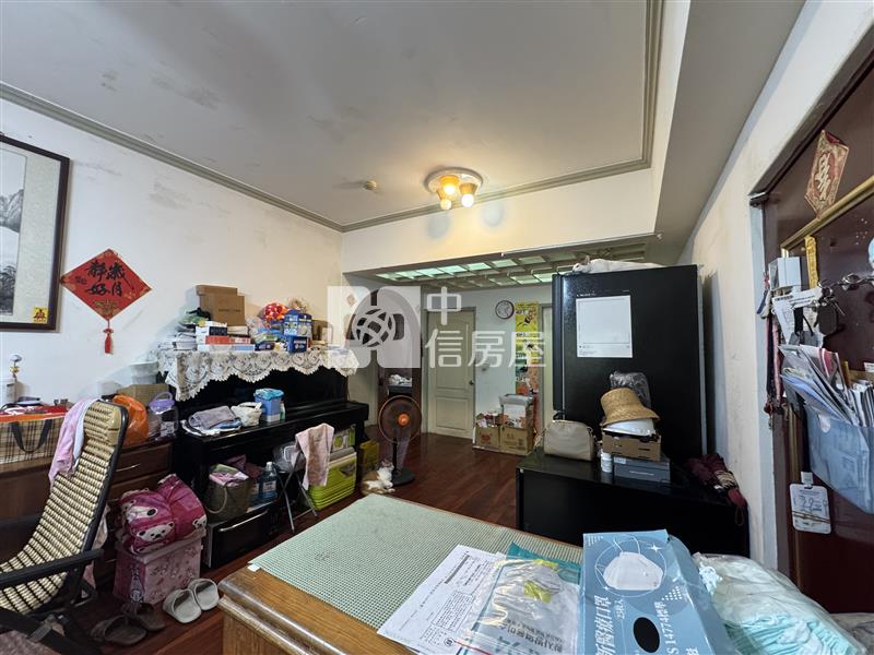 次高樓層三面採光電梯三房房屋室內格局與周邊環境