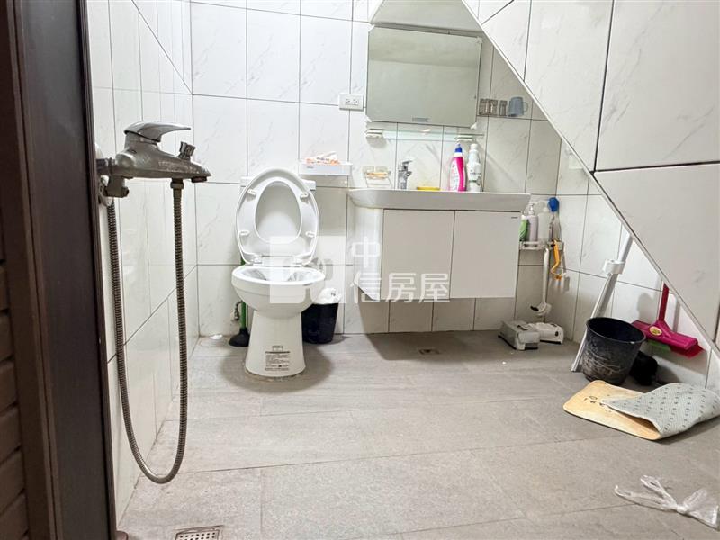 虎尾惠來國小旁輕屋齡別墅房屋室內格局與周邊環境
