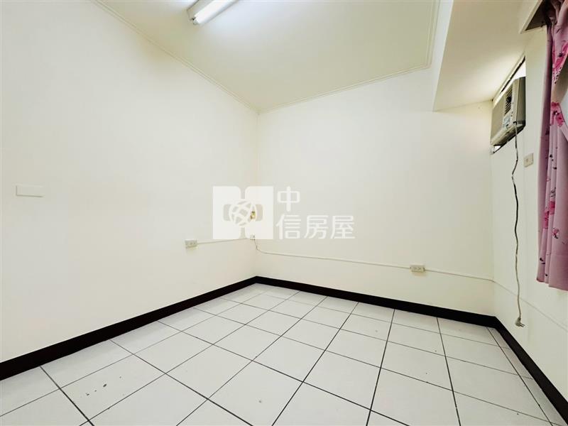 斗六明德路車位華廈房屋室內格局與周邊環境