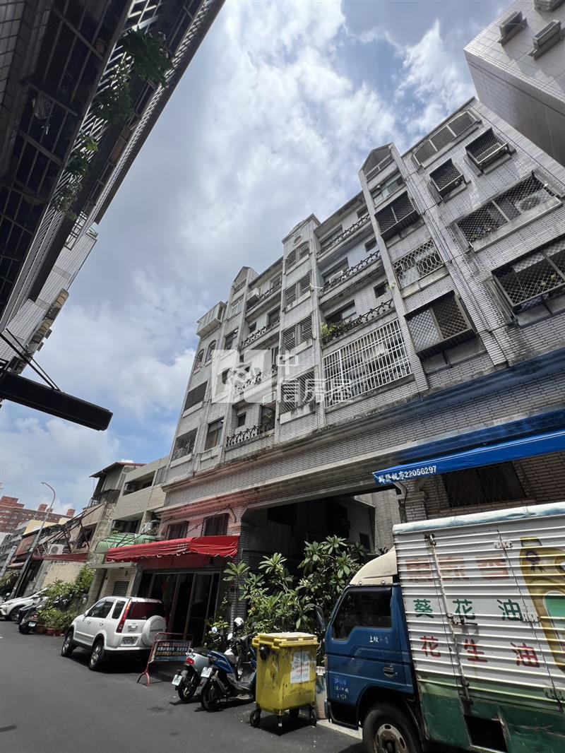 精誠商圈2樓公寓房屋室內格局與周邊環境