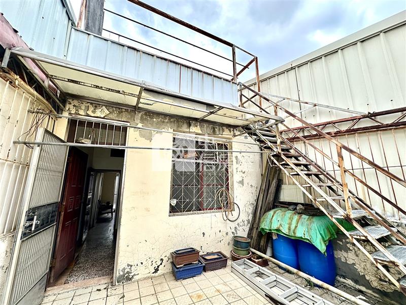 太原園道靜巷車庫懷舊透天房屋室內格局與周邊環境